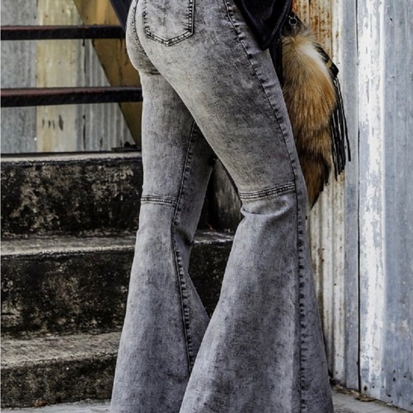 L&B GREY WASH FLARE JEANS W RIPS-NWT-NEW ITEM! - Picture 2 of 7